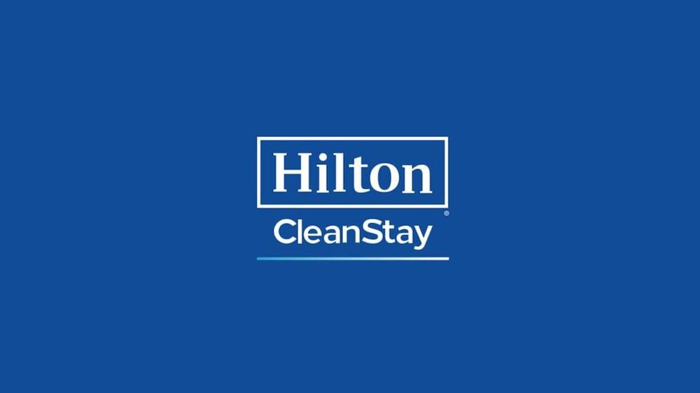 Hampton Inn & Suites Дентън Екстериор снимка