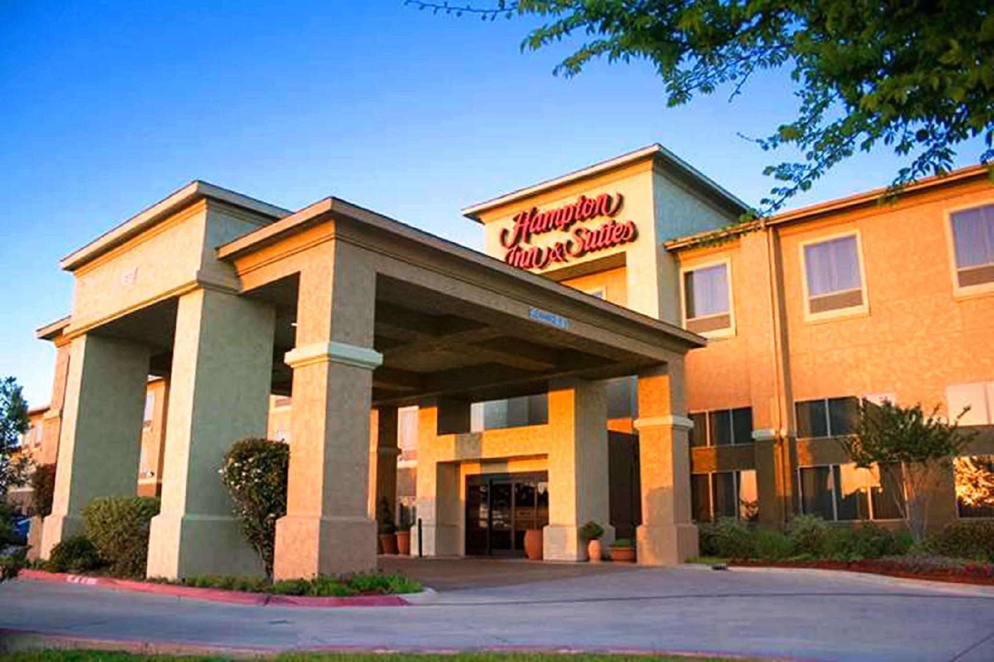Hampton Inn & Suites Дентън Екстериор снимка