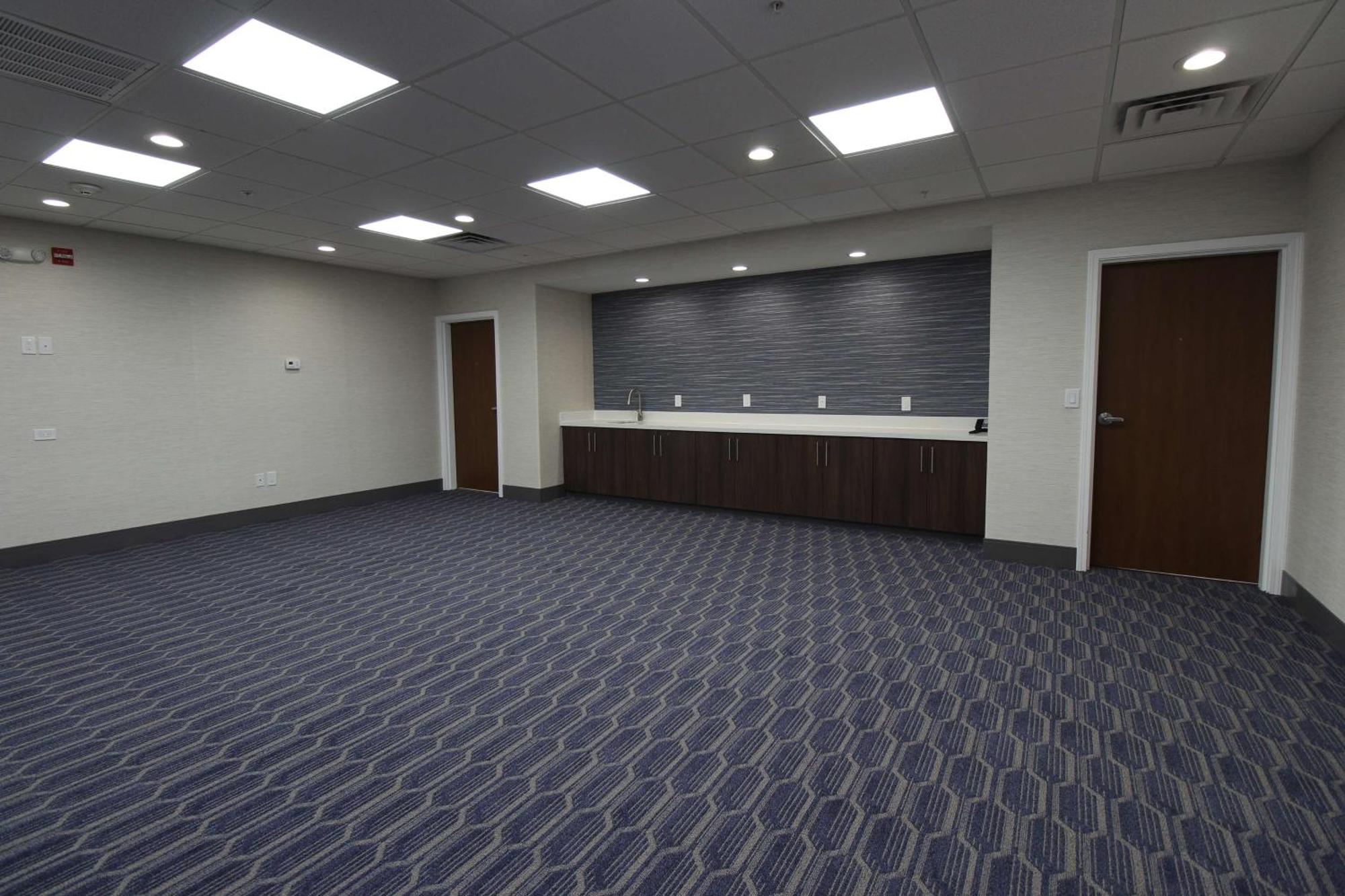 Hampton Inn & Suites Дентън Екстериор снимка