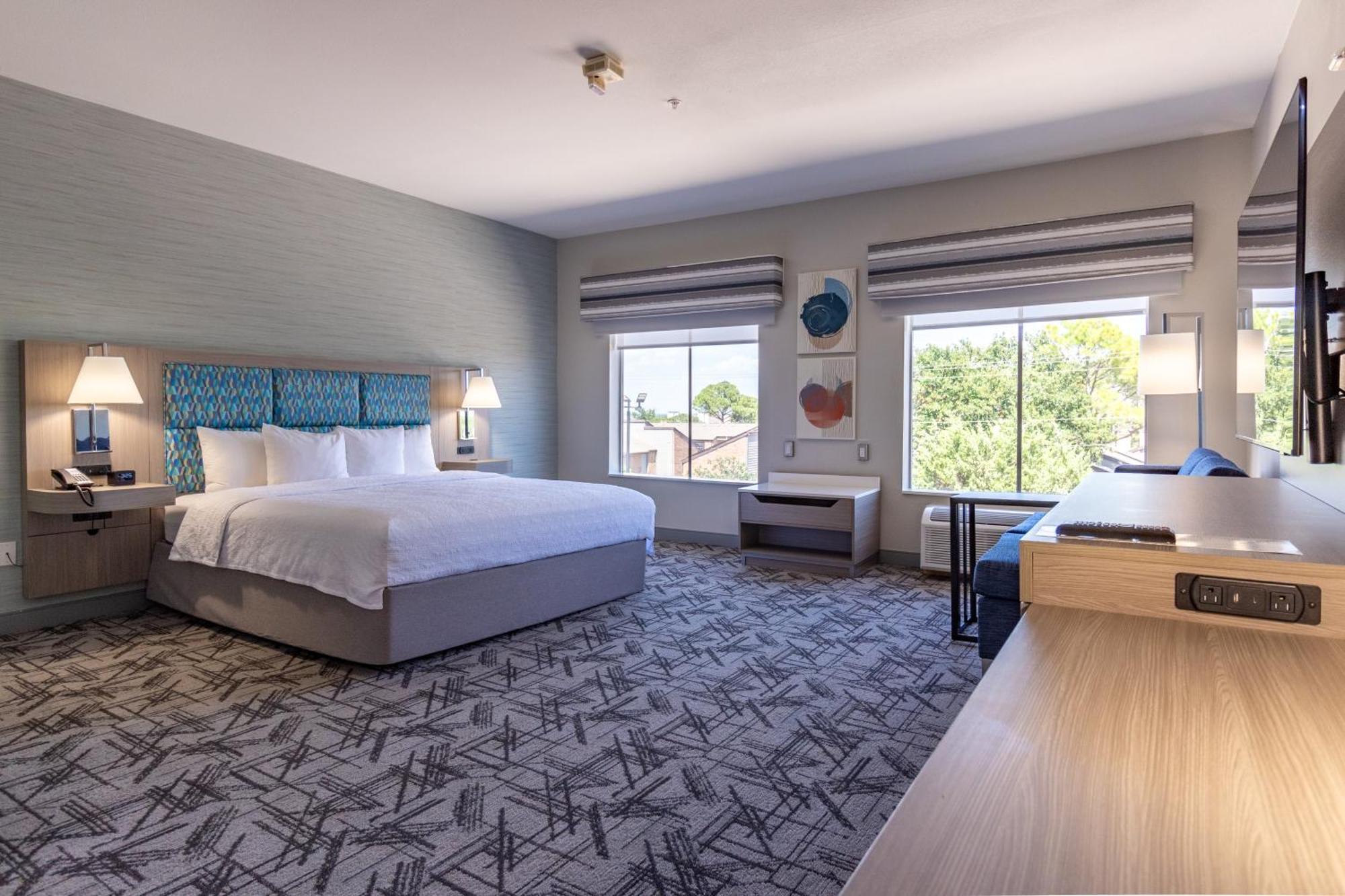 Hampton Inn & Suites Дентън Екстериор снимка