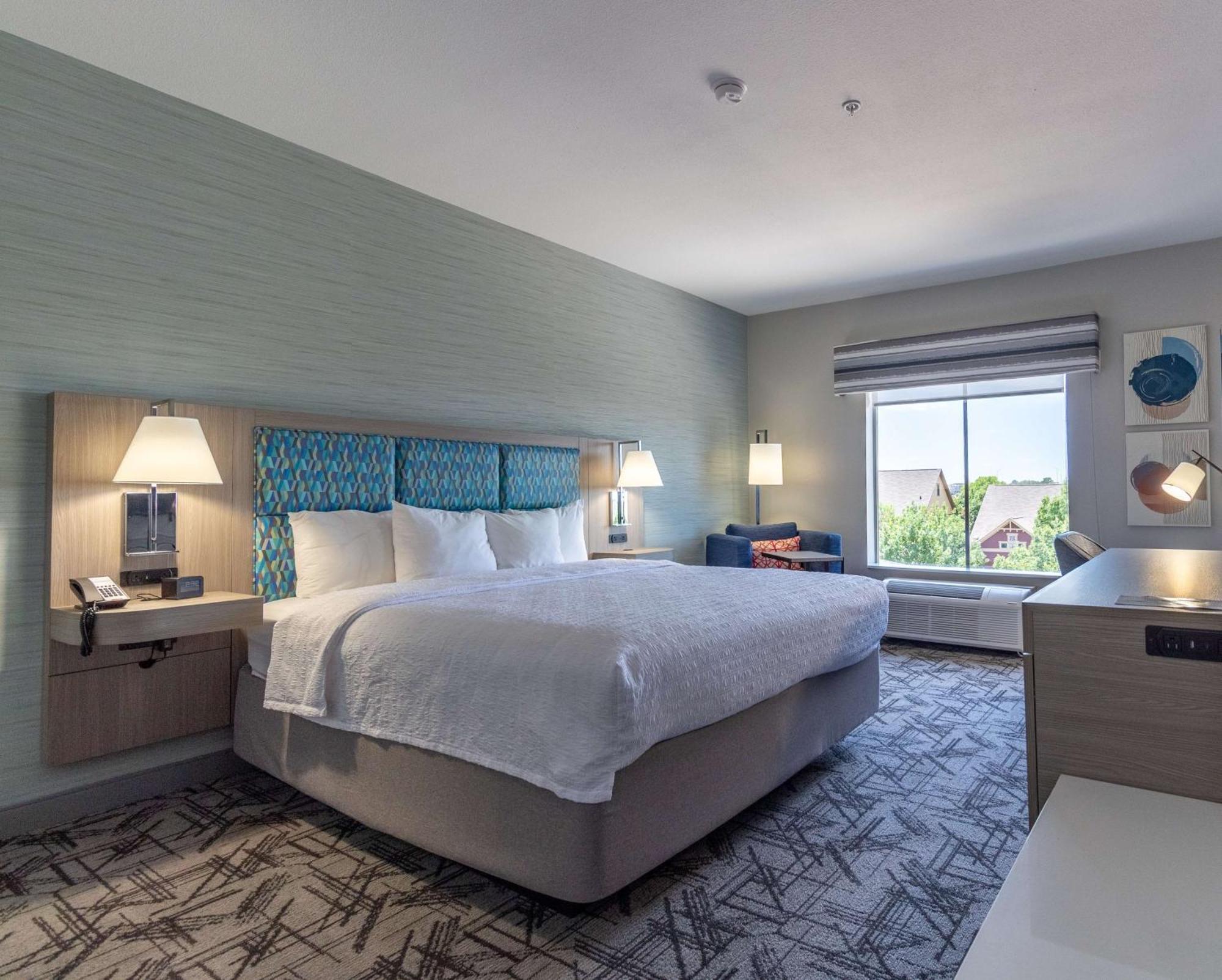 Hampton Inn & Suites Дентън Екстериор снимка