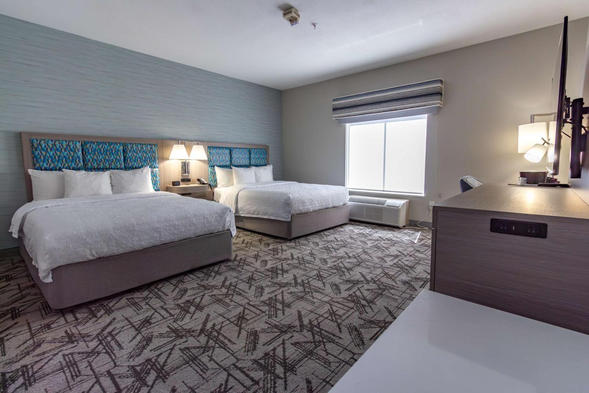 Hampton Inn & Suites Дентън Екстериор снимка