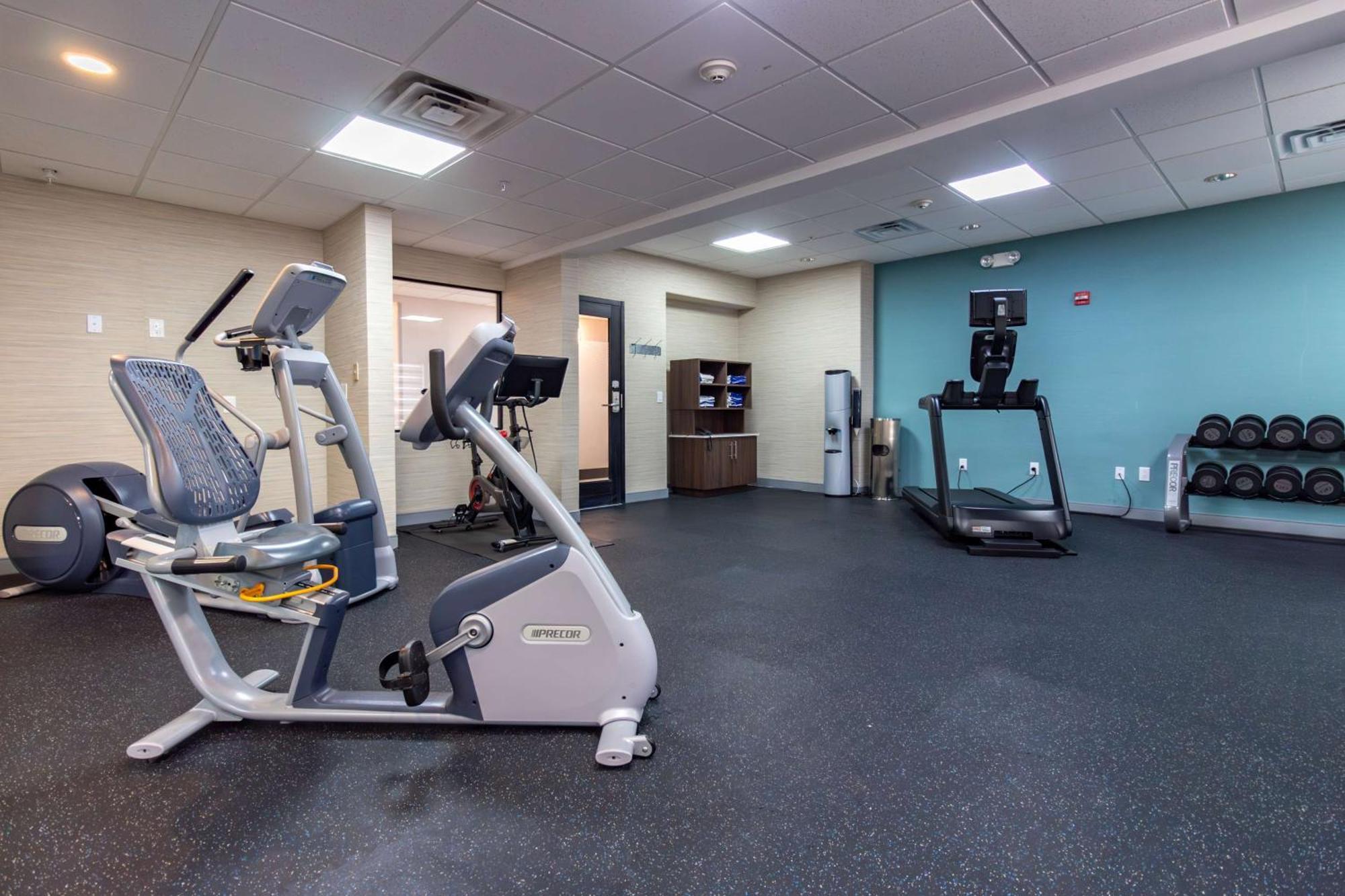 Hampton Inn & Suites Дентън Екстериор снимка