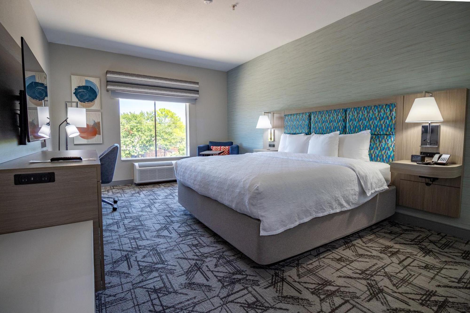 Hampton Inn & Suites Дентън Екстериор снимка