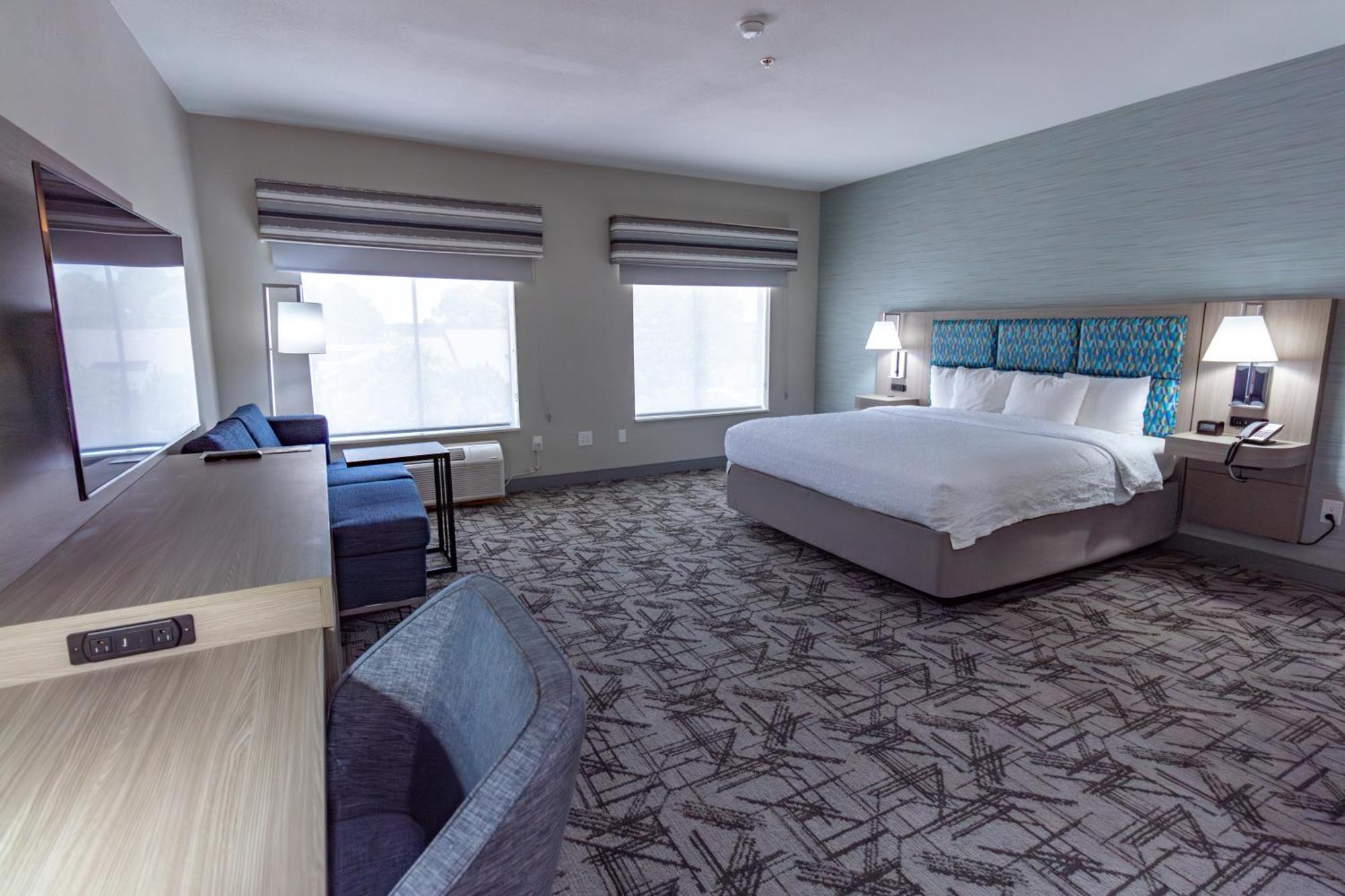 Hampton Inn & Suites Дентън Екстериор снимка