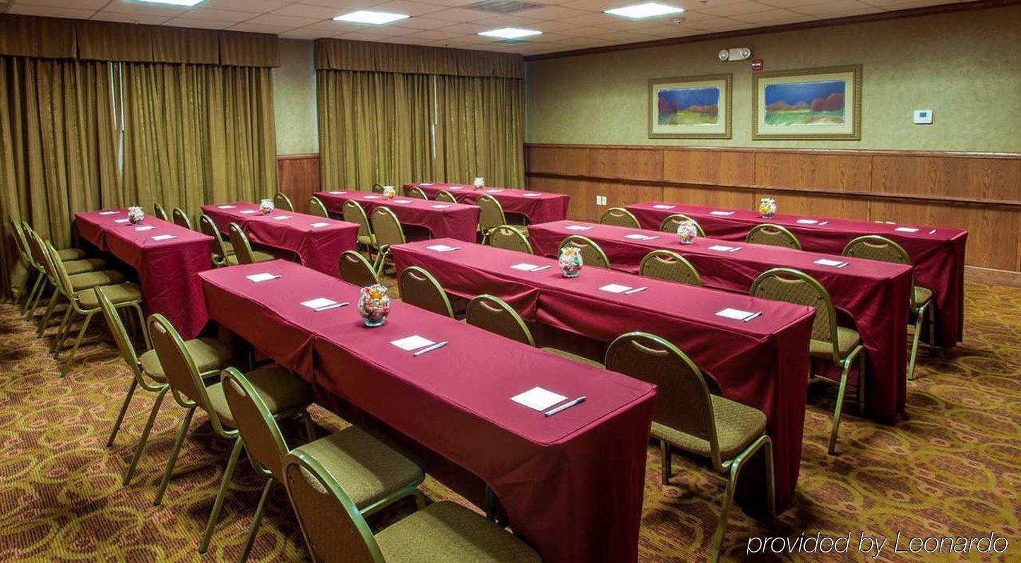 Hampton Inn & Suites Дентън Екстериор снимка