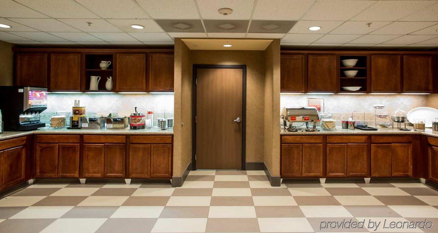Hampton Inn & Suites Дентън Екстериор снимка