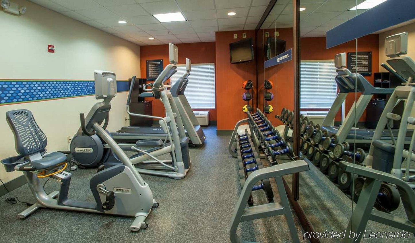 Hampton Inn & Suites Дентън Екстериор снимка