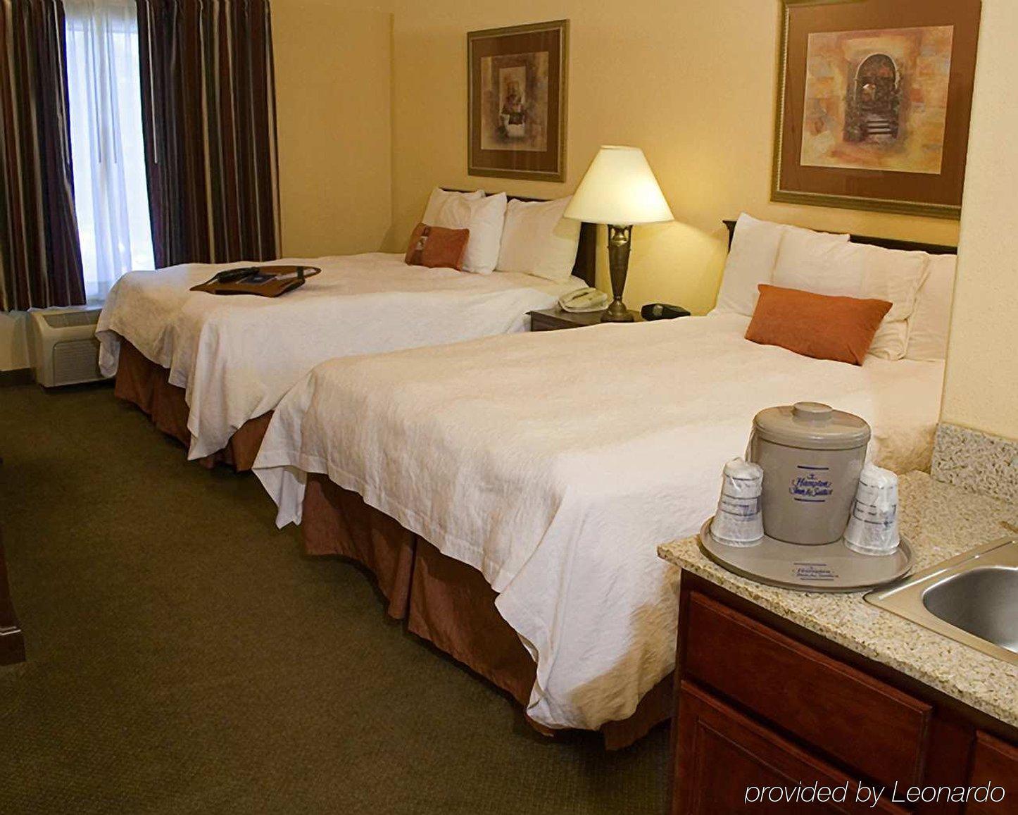 Hampton Inn & Suites Дентън Стая снимка