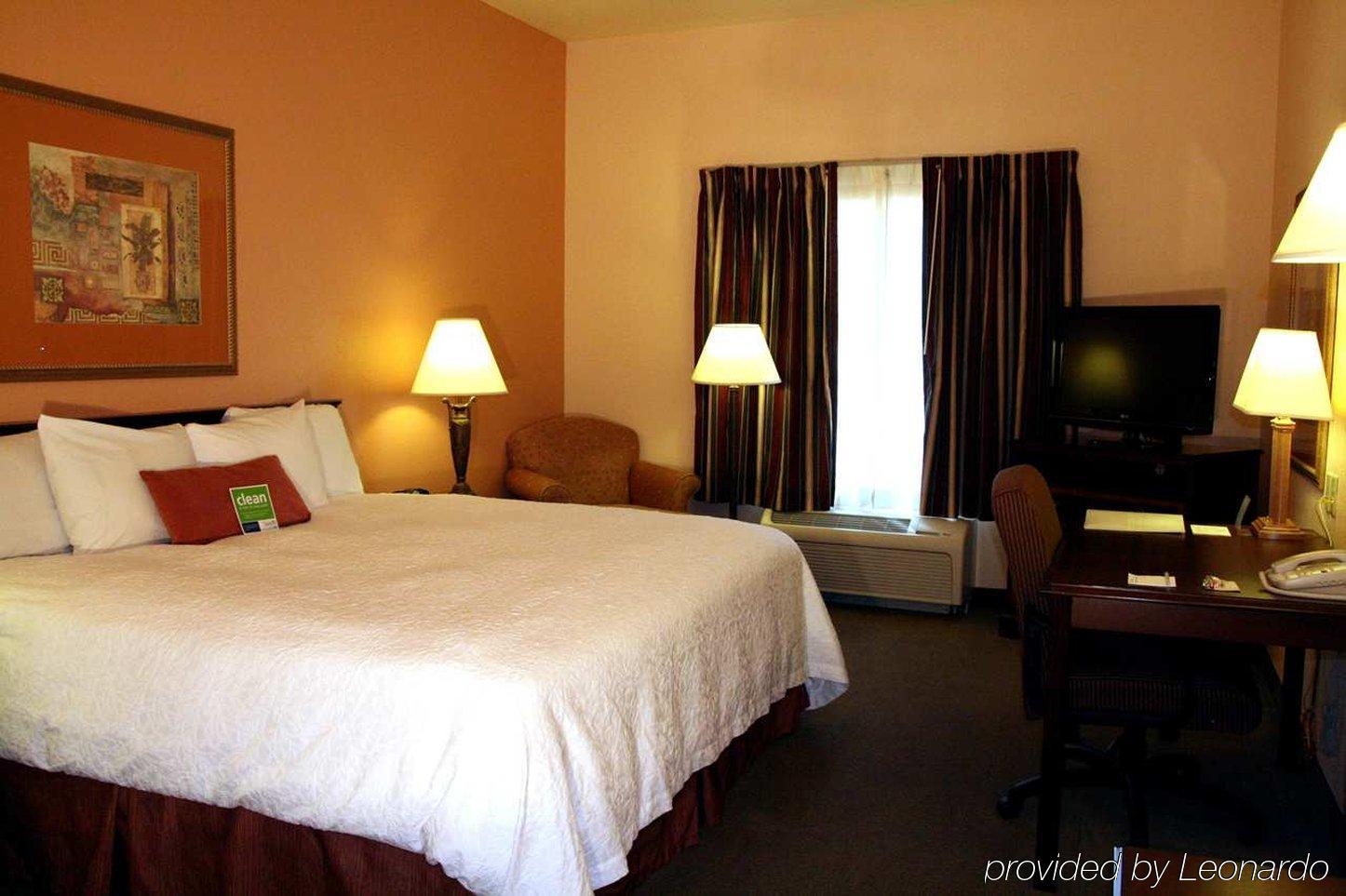 Hampton Inn & Suites Дентън Стая снимка